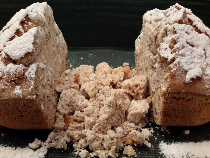 Plumcake di fecola noci e pere