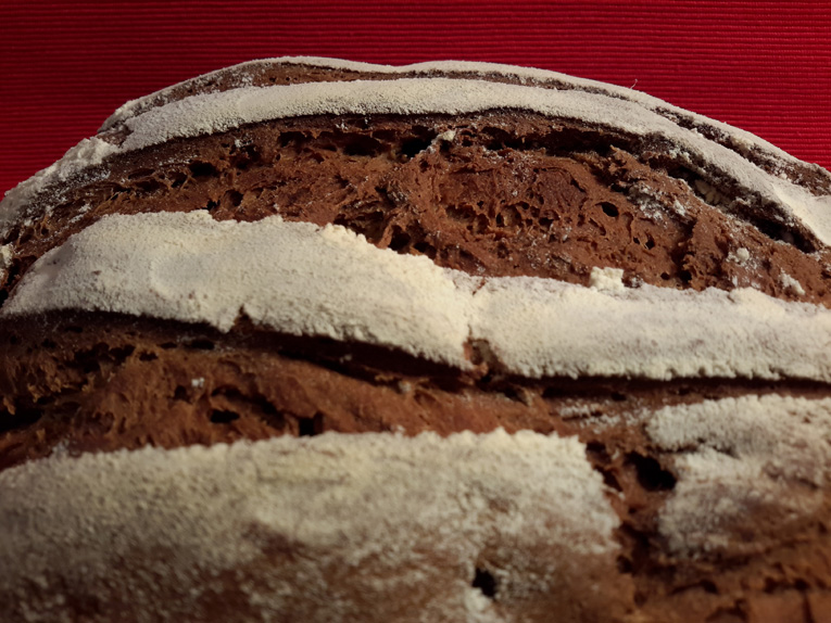 Pane casereccio con castagne